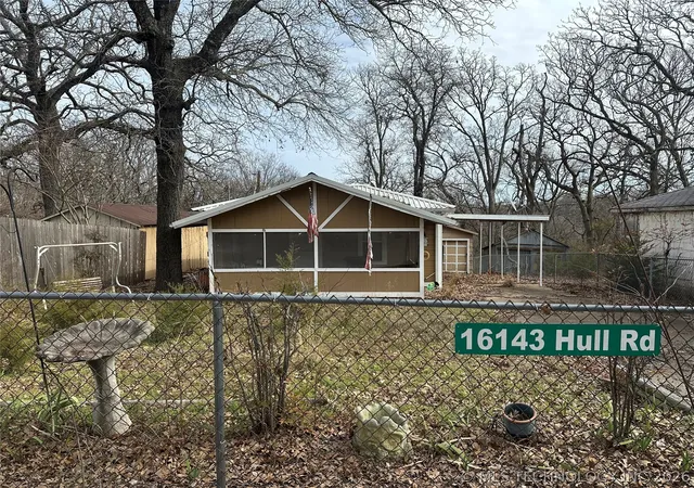 Homes for sale in Madill, OK | 16152 Hull, Madill, OK 73446 | MLS# 2606355
