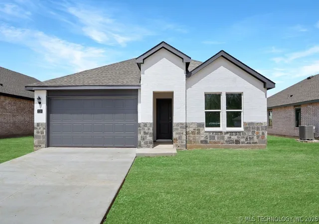 2nd image of 2118 E Toledo St, Broken Arrow, OK 74011 | MLS# 2606524