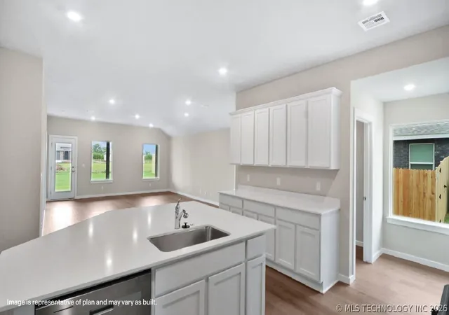 4th image of 2204 E Toledo St, Broken Arrow, OK 74011 | MLS# 2606580