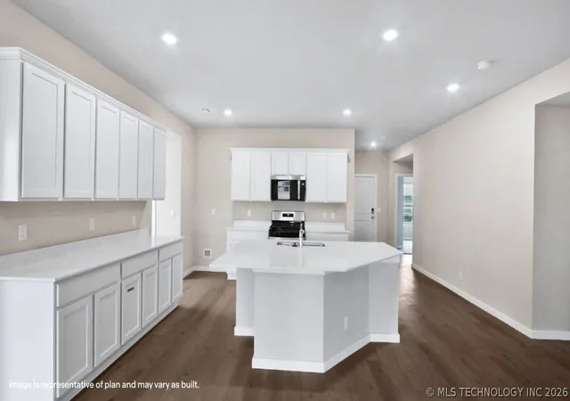 5th image of 2204 E Toledo St, Broken Arrow, OK 74011 | MLS# 2606580