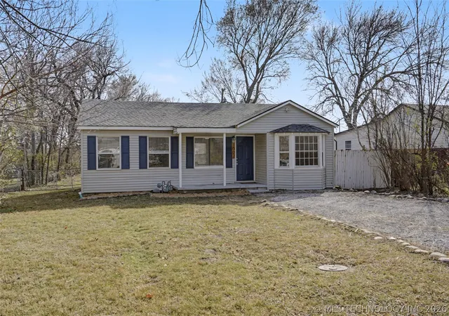 Homes for sale in Broken Arrow, OK | 1007 Wesley Dr, Broken Arrow, OK 74012 | MLS# 2606528
