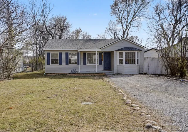 Homes for sale in Broken Arrow, OK | 1007 Wesley Dr, Broken Arrow, OK 74012 | MLS# 2606528