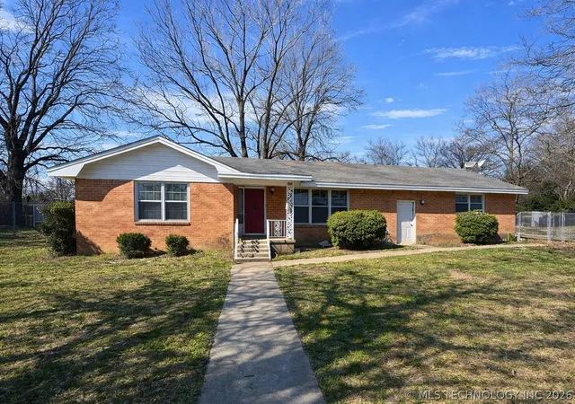 Homes for sale in Muskogee, OK | 501 S 30th St, Muskogee, OK 74401 | MLS# 2606443