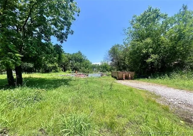 Homes for sale in Henryetta, OK | 112 W Merrick St, Henryetta, OK 74437 | MLS# 2606647