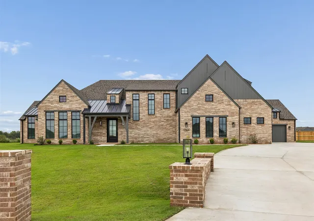 Photo 1 of Single family home for sale at 17564 S 52nd Eastavenue, Bixby, OK 74008 | MLS# 2606661 | Listing updated on 2026-10-06