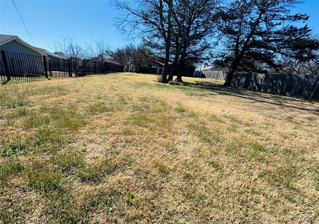 34th image of 811 Mclish St, Ardmore, OK 73401 | MLS# 2606302