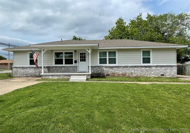 Homes for sale in Owasso, OK | 101 E 7th St, Owasso, OK 74055 | MLS# 2605570