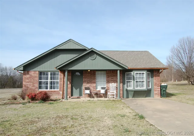 Homes for sale in Henryetta, OK | 608 Pine St, Henryetta, OK 74437 | MLS# 2606759