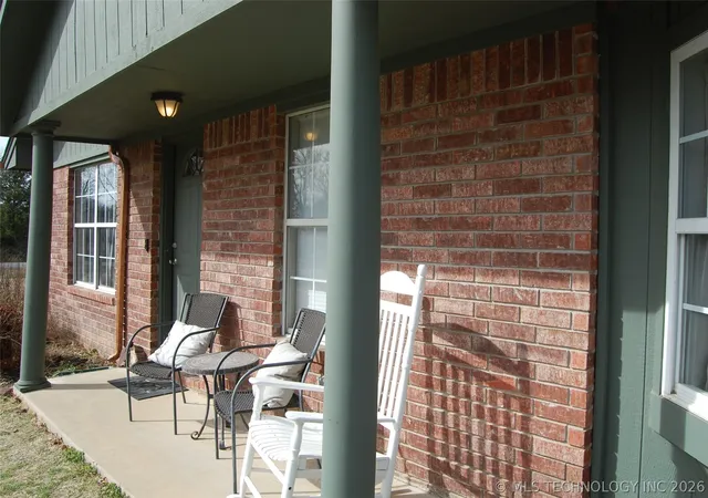 Homes for sale in Henryetta, OK | 608 Pine St, Henryetta, OK 74437 | MLS# 2606759