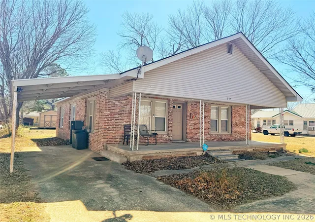 Homes for sale in Holdenville, OK | 715 N Burgess, Holdenville, OK 74848 | MLS# 2606765