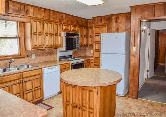 Homes for sale in Hugo, OK | 1414 E Kirk St, Hugo, OK 74743 | MLS# 2606276