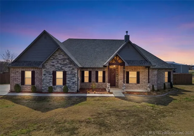 Homes for sale in Pryor, OK | 795 Blue Bird Ln, Pryor, OK 74361 | MLS# 2606730