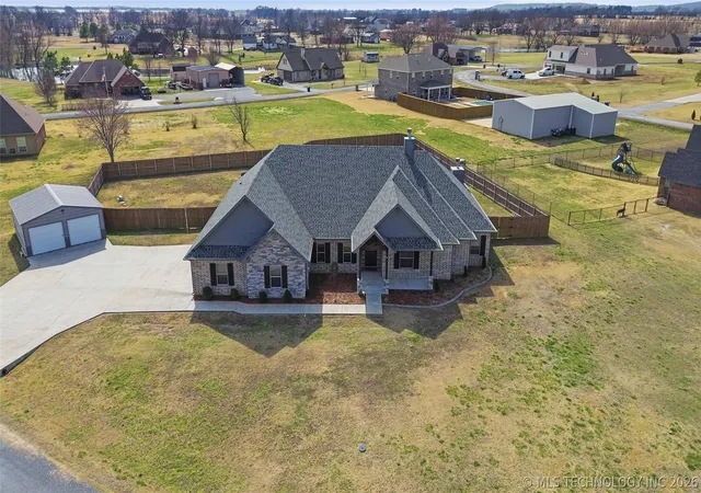 Homes for sale in Pryor, OK | 795 Blue Bird Ln, Pryor, OK 74361 | MLS# 2606730