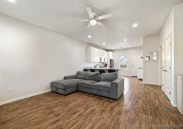 3rd image of 1325 Houston, Durant, OK 74701 | MLS# 2606886