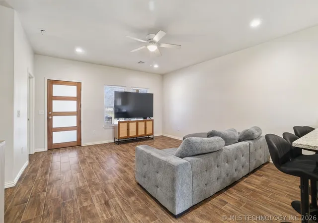 4th image of 1325 Houston, Durant, OK 74701 | MLS# 2606886