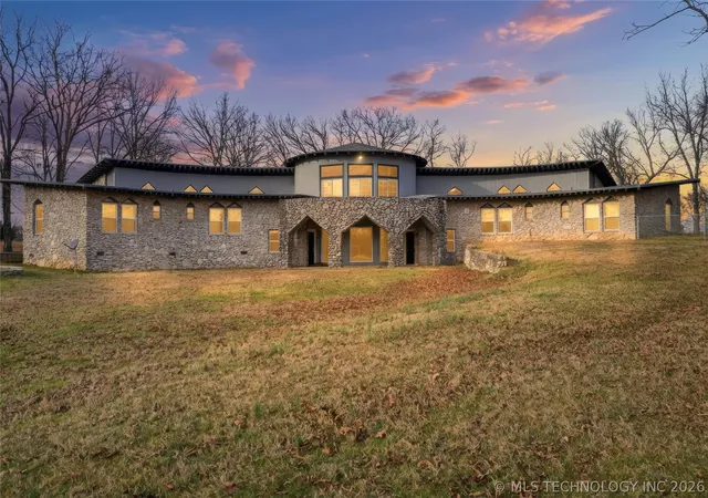 Homes for sale in Sallisaw, OK | 140 W Taylor Dr, Sallisaw, OK 74955 | MLS# 2606520