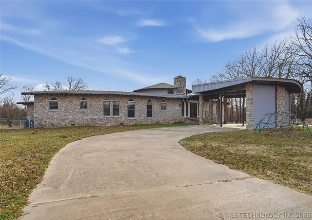 Homes for sale in Sallisaw, OK | 140 W Taylor Dr, Sallisaw, OK 74955 | MLS# 2606520