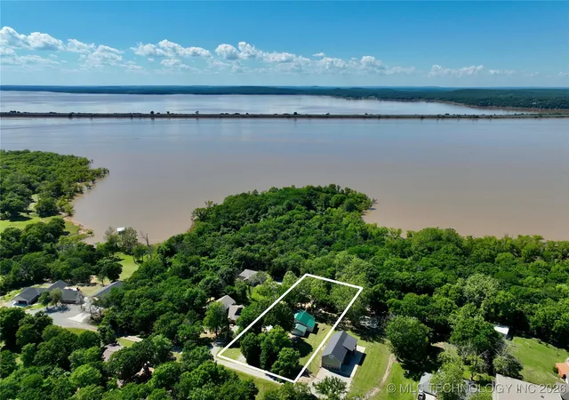 3rd image of 23 Falcon Nest Road Falcon Cove 2, Eufaula, OK 74432 | MLS# 2602627