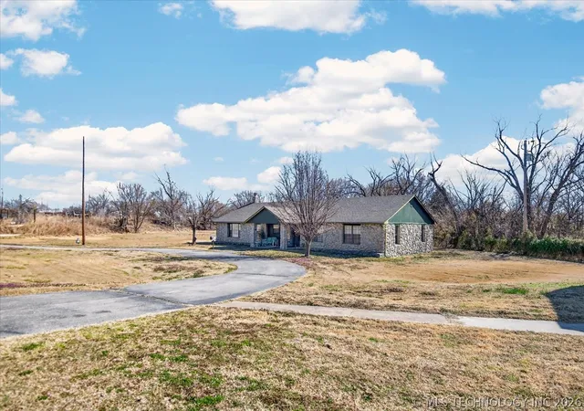 Homes for sale in Bartlesville, OK | 16708 Hwy 123, Bartlesville, OK 74003 | MLS# 2606934