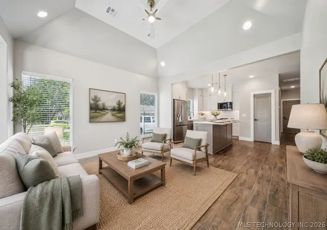 Photo 3 of Sale Pending at 210 S Bluff St, Catoosa, OK 74015 | MLS# 2606961 | Listing updated on 2026-08-25