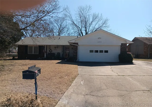 Homes for sale in Claremore, OK | 1453 E Paradise Park St, Claremore, OK 74017 | MLS# 2606978