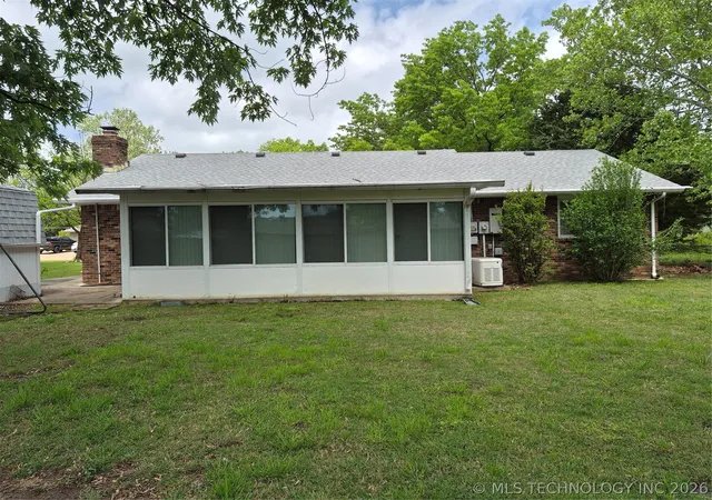 Homes for sale in Claremore, OK | 1453 E Paradise Park St, Claremore, OK 74017 | MLS# 2606978