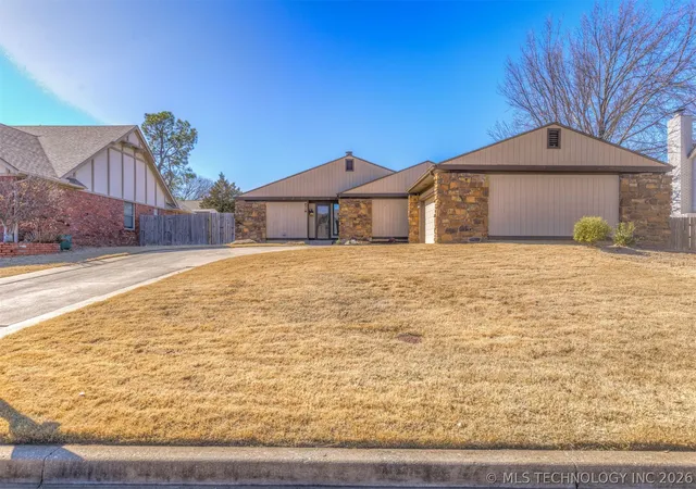 Photo 3 of Single family home for sale at 8718 S 72nd Eastavenue, Tulsa, OK 74133 | MLS# 2606968 | Listing updated on 2026-05-18