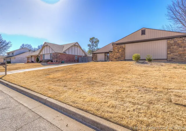 Photo 3 of Single family home for sale at 8718 S 72nd Eastavenue, Tulsa, OK 74133 | MLS# 2606968 | Listing updated on 2026-05-18