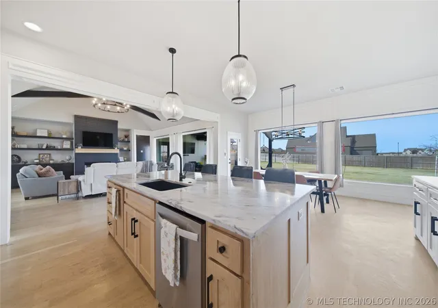 2nd image of 15 W 166th Pl S, Glenpool, OK 74033 | MLS# 2606715