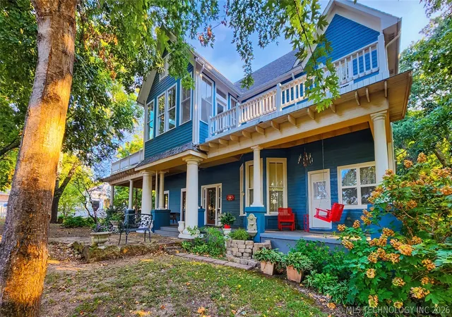Photo 2 of Single family home for sale at 224 W Chickasaw St, Tahlequah, OK 74464 | MLS# 2607103 | Listing updated on 2026-08-20