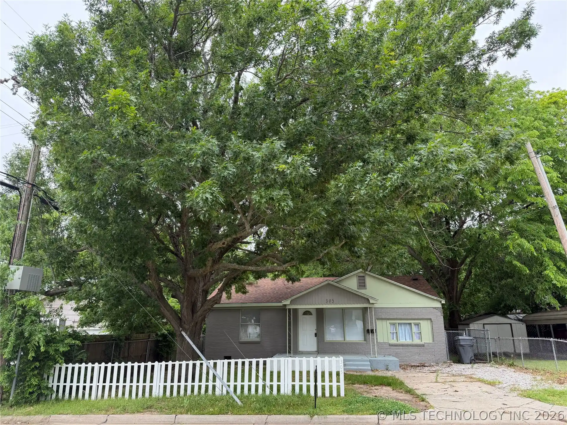 Photo 1 of Sale Pending at 305 P Sw, Ardmore, OK 73401 | MLS# 2607114 | Listing updated on 2026-10-27