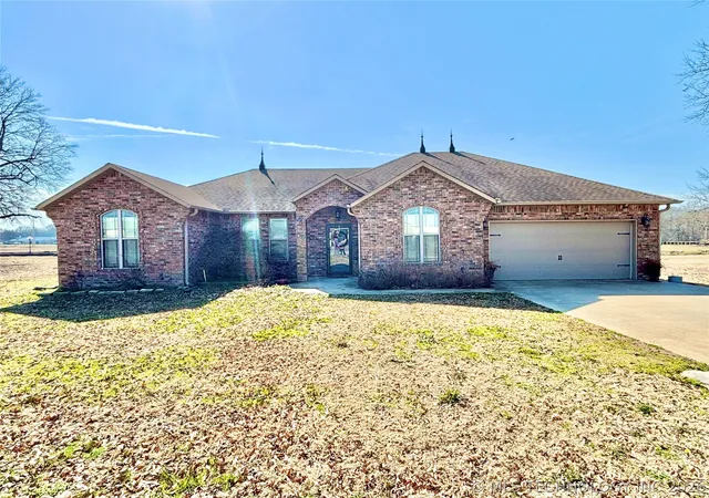 Homes for sale in Stigler, OK | 2010 E Creekside Rd, Stigler, OK 74462 | MLS# 2606561