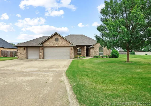 1st image of 1002 Springfield Ct, Durant, OK 74701 | MLS# 2546910