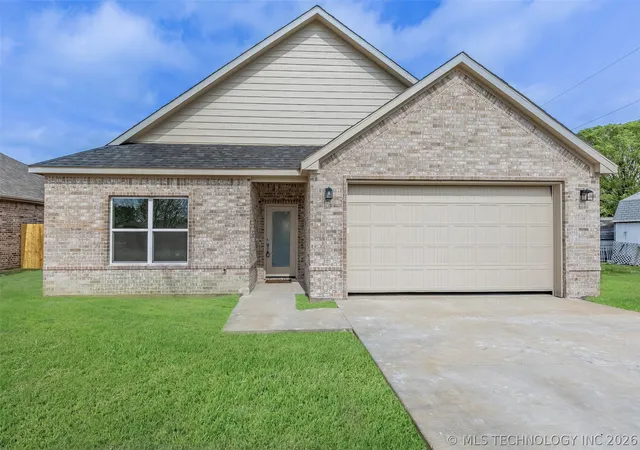 Homes for sale in Calera, OK | 112 S B St, Calera, OK 74730 | MLS# 2607100