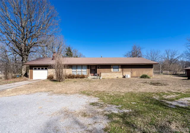 Photo 3 of Sale Pending at 11886 412 Highway, Kansas, OK 74347 | MLS# 2606983 | Listing updated on 2026-09-01