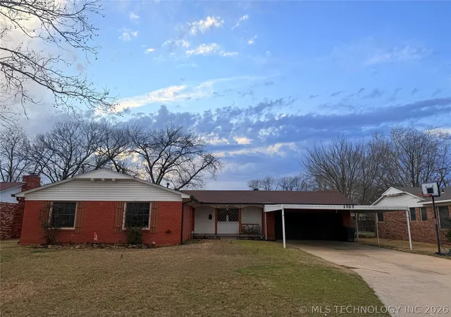 Homes for sale in Ardmore, OK | 1737 Winchester, Ardmore, OK 73401 | MLS# 2607331