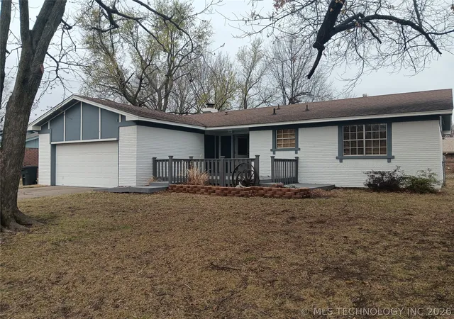 1st image of 1001 S Colonial Dr, Pryor, OK 74361 | MLS# 2607388