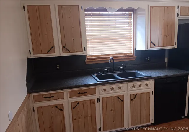 5th image of 1001 S Colonial Dr, Pryor, OK 74361 | MLS# 2607388