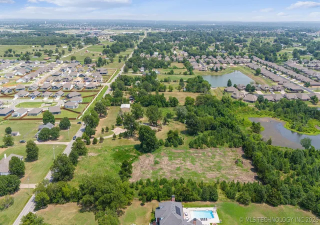 4th image of 2 E 106Th St N, Owasso, OK 74055 | MLS# 2607392