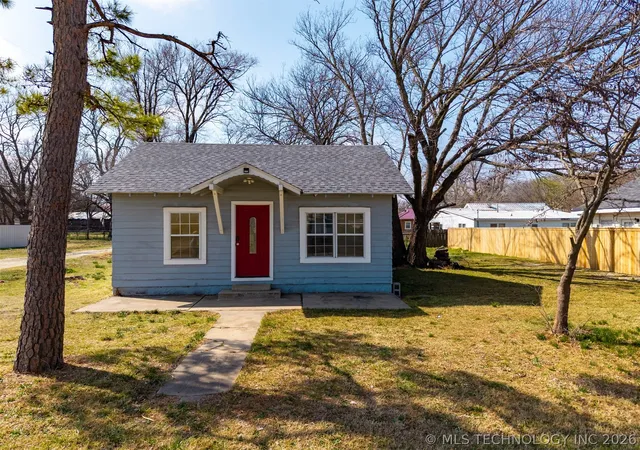 Photo 1 of Sale Pending at 819 N Oak, Ada, OK 74820 | MLS# 2607306 | Listing updated on 2026-08-20