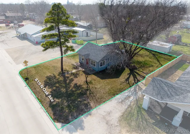 Photo 3 of Sale Pending at 819 N Oak, Ada, OK 74820 | MLS# 2607306 | Listing updated on 2026-08-20