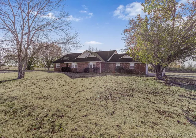 Homes for sale in Henryetta, OK | 2201 W Main St, Henryetta, OK 74437 | MLS# 2607428