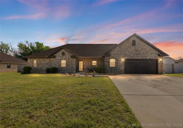 1st image of 1614 Southern Hills Dr, Ardmore, OK 73401 | MLS# 2607407