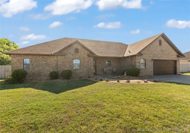 Homes for sale in Ardmore, OK | 1614 Southern Hills Dr, Ardmore, OK 73401 | MLS# 2607407