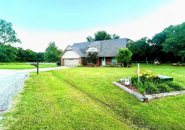 Homes for sale in Coweta, OK | 12866 S 279Th East Ave, Coweta, OK 74429 | MLS# 2607023