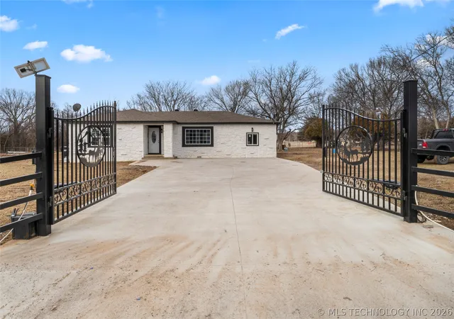 Photo 3 of Single family home for sale at 17090 S 4170 Road, Claremore, OK 74017 | MLS# 2607540 | Listing updated on 2026-06-29