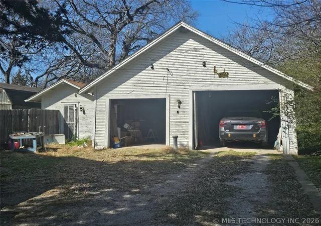 Homes for sale in Marietta, OK | 504 W Broadway, Marietta, OK 73448 | MLS# 2607601