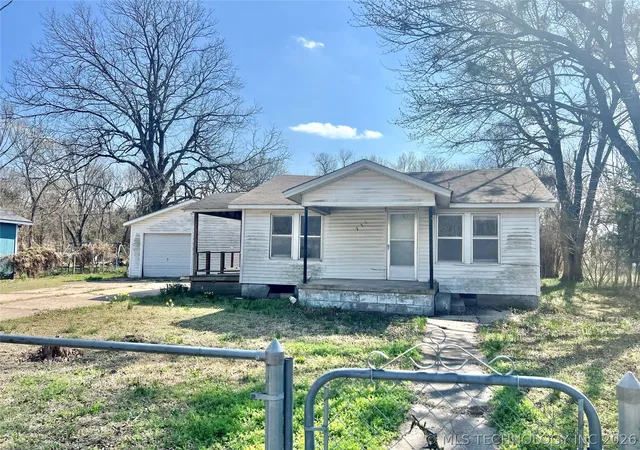 Homes for sale in Ada, OK | 931 W 14th, Ada, OK 74820 | MLS# 2607489