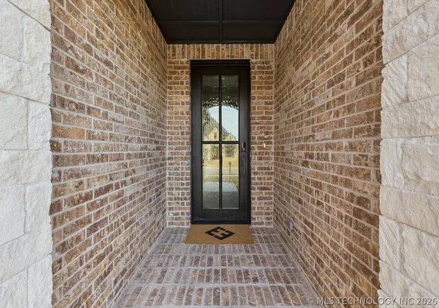 3rd image of 668 E 148Th Pl S, Glenpool, OK 74033 | MLS# 2607693