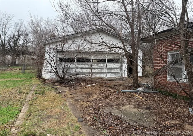 Homes for sale in Pawhuska, OK | 1017 E 10Th St, Pawhuska, OK 74056 | MLS# 2607666